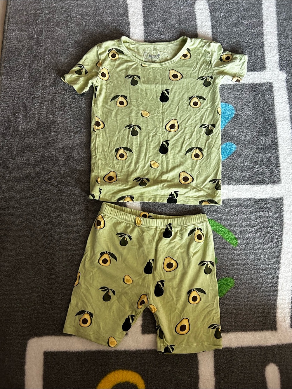 Like NEW Kyte BABY Avocado Print Pajama set 5T